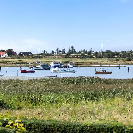 Beautiful In With House Sea View *